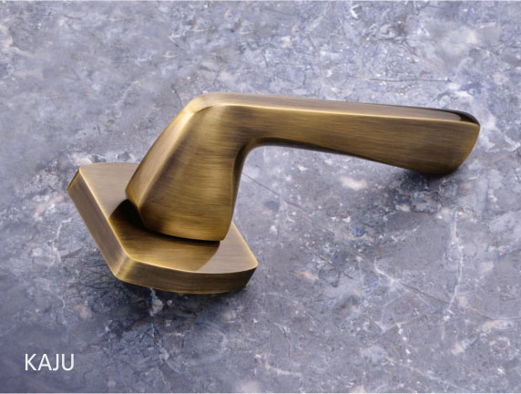 Brandy by Decor Brass Pull