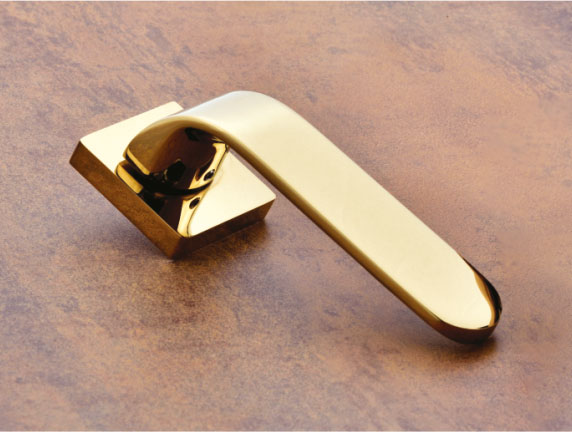 Brandy by Decor Brass Pull