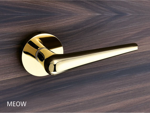 Brandy by Decor Brass Pull