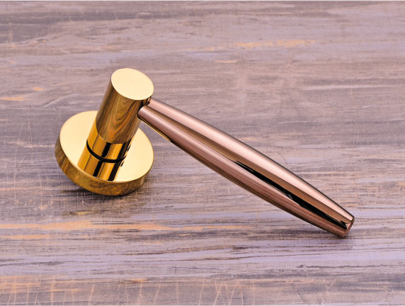 Brandy by Decor Brass Pull