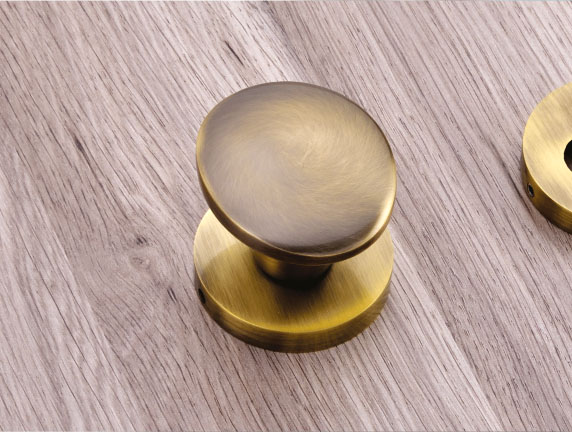 Brandy by Decor Brass Pull