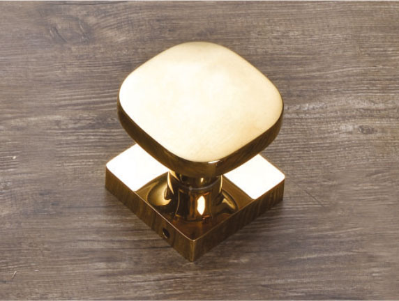 Brandy by Decor Brass Pull