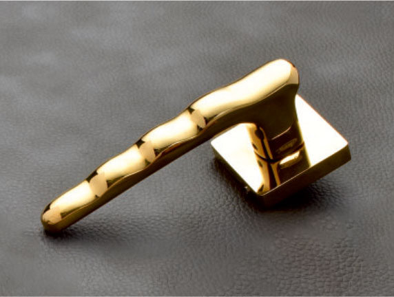 Brandy by Decor Brass Pull