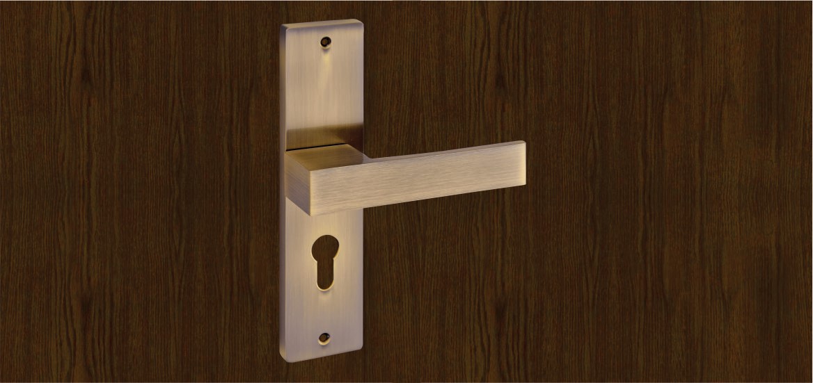 Meow by Decor Brass Pull Plate