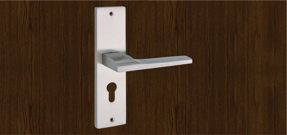 Metalda by Decor Brass Pull Plate