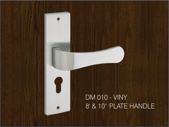 Viny by Decor Brass Pull Plate